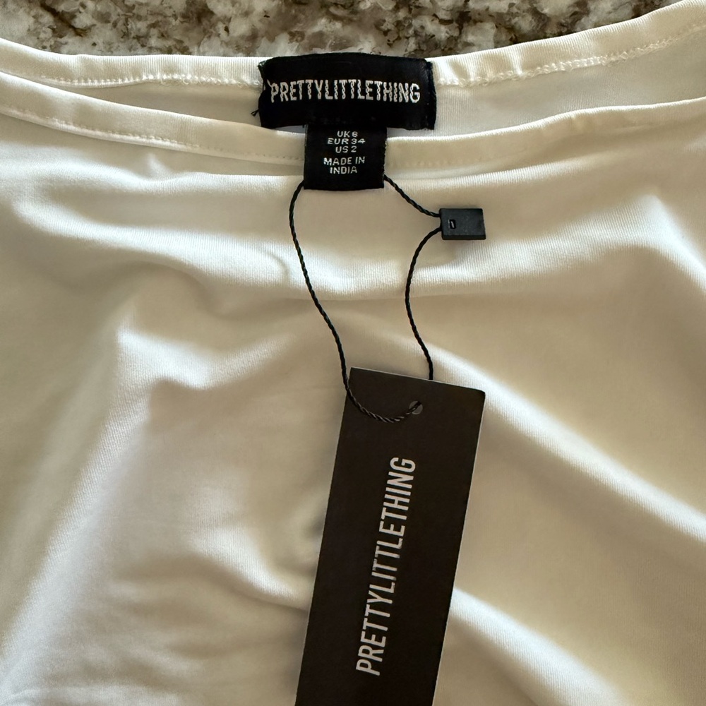 PrettyLittleThing White Crop Top - Picture 4 of 6